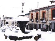 Piln de la plaza nevado. Villafranca de la Sierra. vila